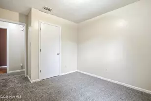 208 E Cameron Ct, Jacksonville, NC 28546 - Photo 27