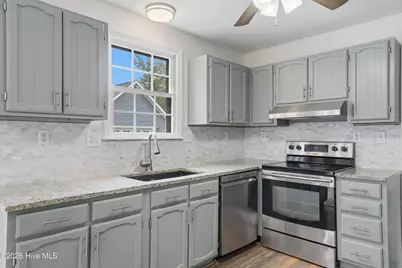 118 Lionel Avenue, Jacksonville, NC 28540 - Photo 7