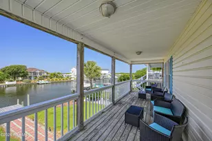 1041 1st St, Surf City, NC 28445 - Photo 5