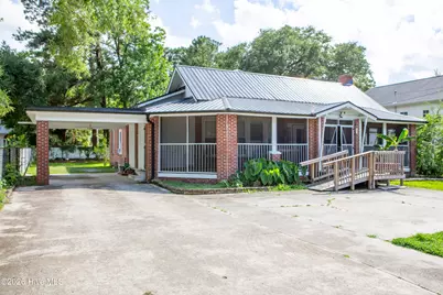 211 E Elm Street, Bladenboro, NC 28320 - Photo 3