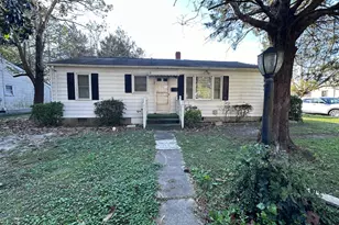 100 Plymouth St, Williamston, NC 27892 - Photo 9