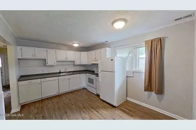 101 N Glen Court, Jacksonville, NC 28540 - Photo 5
