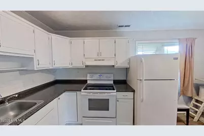 101 N Glen Court, Jacksonville, NC 28540 - Photo 7