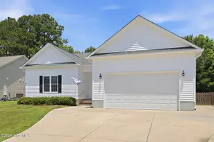 918 Eastman Creek Dr, Beaufort, NC 28516 - Photo 3
