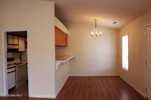 717 Varsity Dr, Wilmington, NC 28403 - Photo 5