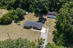 108 McNatt St, Maxton, NC 28364 - Photo 1