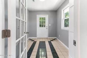 108 McNatt St, Maxton, NC 28364 - Photo 5