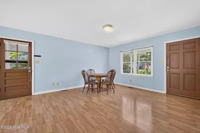 225 E 11th Street, Southport, NC 28461 - Photo 5