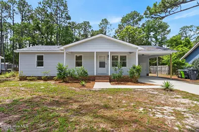 225 E 11th Street, Southport, NC 28461 - Photo 1