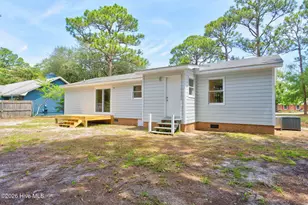 225 E 11th St, Southport, NC 28461 - Photo 35