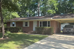 1100 Cherry Tree Dr, New Bern, NC 28562 - Photo 1