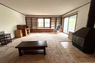 136 NE 21st St, Oak Island, NC 28465 - Photo 3