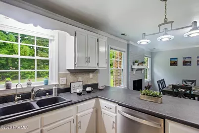 201 Greenbriar Drive, Jacksonville, NC 28546 - Photo 15