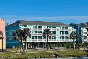 600 S Carolina Beach Ave S, Carolina Beach, NC 28428 - Photo 1