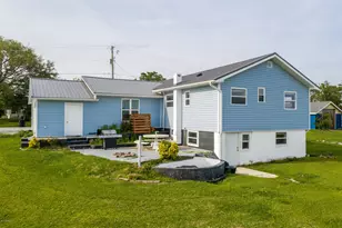 108 Hawkins Creek Ln, Swansboro, NC 28584 - Photo 5