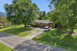 613 Robbinsville Rd, Andrews, NC 28901 - Photo 5