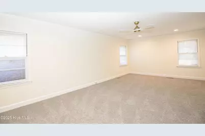 345 E New Hampshire Avenue, Southern Pines, NC 28387 - Photo 37