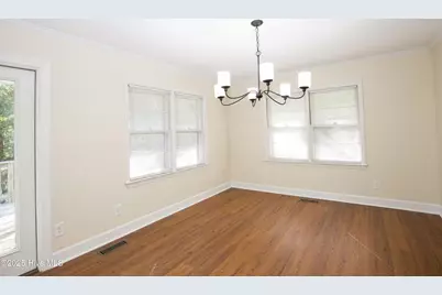 345 E New Hampshire Avenue, Southern Pines, NC 28387 - Photo 15