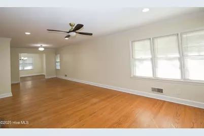 345 E New Hampshire Avenue, Southern Pines, NC 28387 - Photo 9