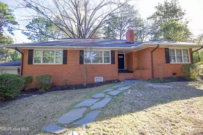 345 E New Hampshire Avenue, Southern Pines, NC 28387 - Photo 1