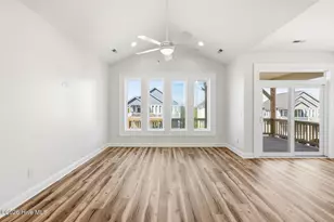 304 Oceanaire Ln, Surf City, NC 28445 - Photo 5
