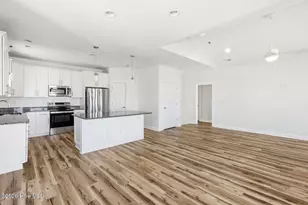 304 Oceanaire Ln, Surf City, NC 28445 - Photo 11