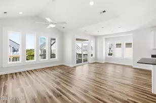 304 Oceanaire Ln, Surf City, NC 28445 - Photo 9