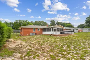 363 Forest Knolls Rd, Goldsboro, NC 27534 - Photo 9