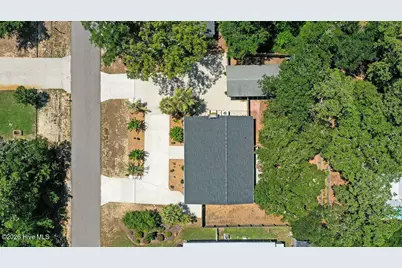 103 NW 25th Street, Oak Island, NC 28465 - Photo 43
