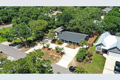 103 NW 25th Street, Oak Island, NC 28465 - Photo 3