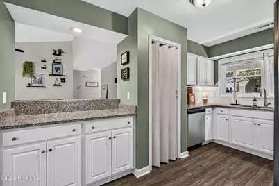 110 Woodbridge Court, Jacksonville, NC 28540 - Photo 11