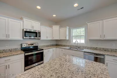 1010 Sailfish Street, New Bern, NC 28562 - Photo 17