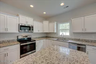 1010 Sailfish St, New Bern, NC 28562 - Photo 17