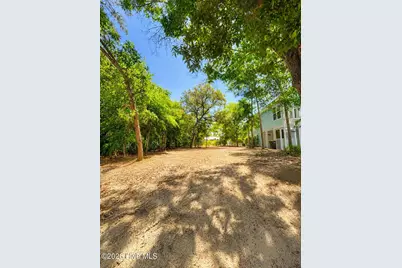 140 NE 6th Street, Oak Island, NC 28465 - Photo 5