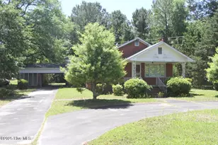 709 Quail St, Elizabethtown, NC 28337 - Photo 1