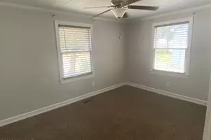 704 Dixon St, Kinston, NC 28501 - Photo 9