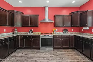 515 Shipyard Ct, Swansboro, NC 28584 - Photo 15