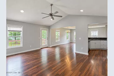 225 Woodgreen Lane, Aberdeen, NC 28315 - Photo 9