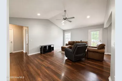 225 Woodgreen Lane, Aberdeen, NC 28315 - Photo 9