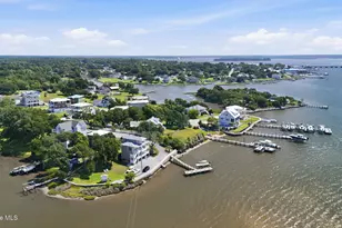 106 Adrian Ln, Swansboro, NC 28584 - Photo 5