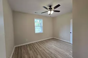 24821 Spring Hill Rd, Wagram, NC 28396 - Photo 7