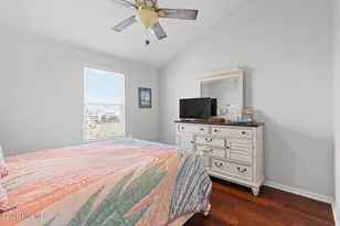 918 N New River Dr, Surf City, NC 28445 - Photo 9