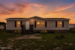 109 Dogwood Cir, Warsaw, NC 28398 - Photo 1