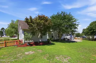 135 Tifton Cir, Cape Carteret, NC 28584 - Photo 35