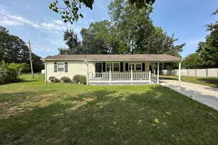 17120 Barnes Dr, Laurinburg, NC 28352 - Photo 1