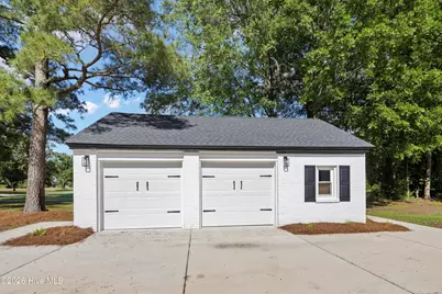 608 N East Street, Roseboro, NC 28382 - Photo 11