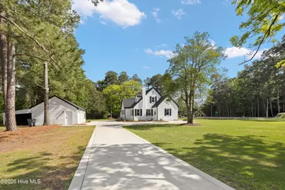 608 N East Street, Roseboro, NC 28382 - Photo 9