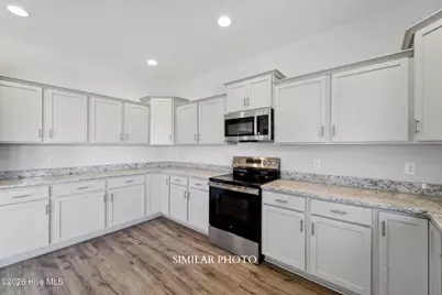 318 Black Hawk Drive, Jacksonville, NC 28546 - Photo 9