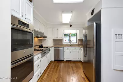 135 Devonshire Avenue W, West End, NC 27376 - Photo 9