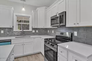 170 Middleton Pl, Sneads Ferry, NC 28460 - Photo 9
